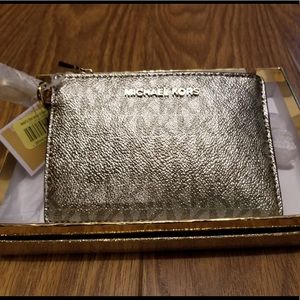 michael Kors wristlet